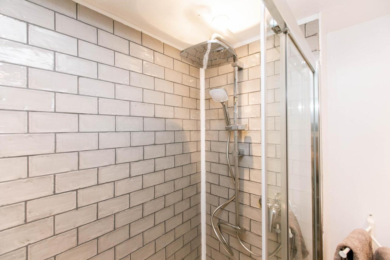 Peaceful Apartment - Dedicated Free Parking - Walk To Centre, Uni, Hosp - Business And Leisure - Contact For Long Stays Exeter Extérieur photo